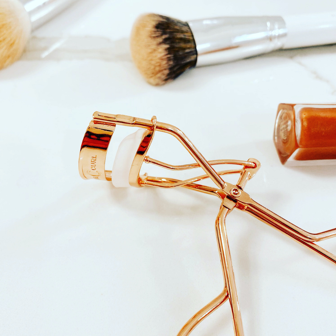 Should I use an Eyelash Curler? (Yes - Here's Why and How)